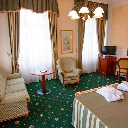 Humboldt Park Hotel & Spa Karlovy Vary Exterior foto