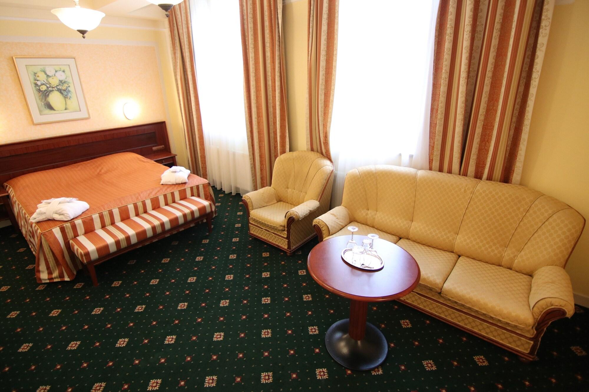 Humboldt Park Hotel & Spa Karlovy Vary Exterior foto
